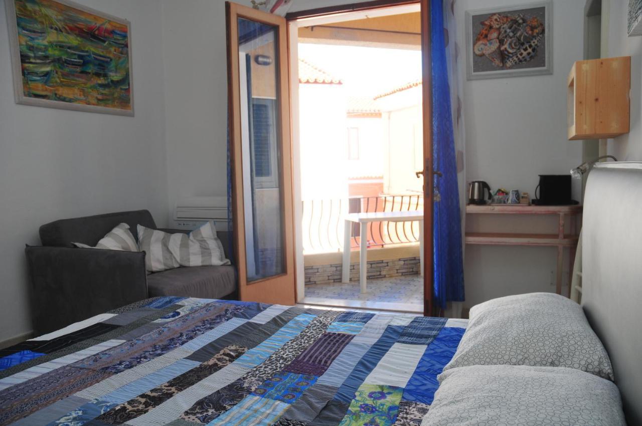 Il Giardino Di Tatiana Rooms & Breakfast La Maddalena  Dış mekan fotoğraf