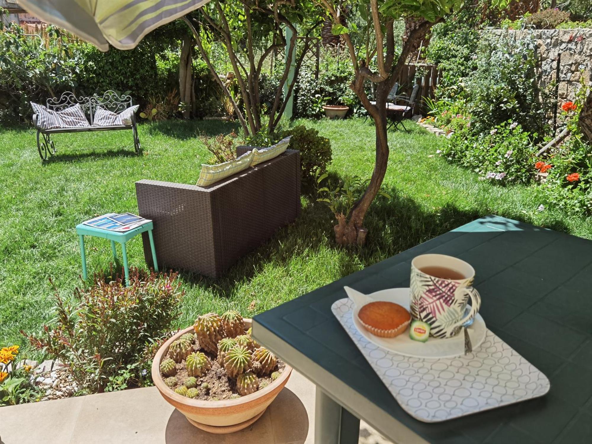 Il Giardino Di Tatiana Rooms & Breakfast La Maddalena  Oda fotoğraf