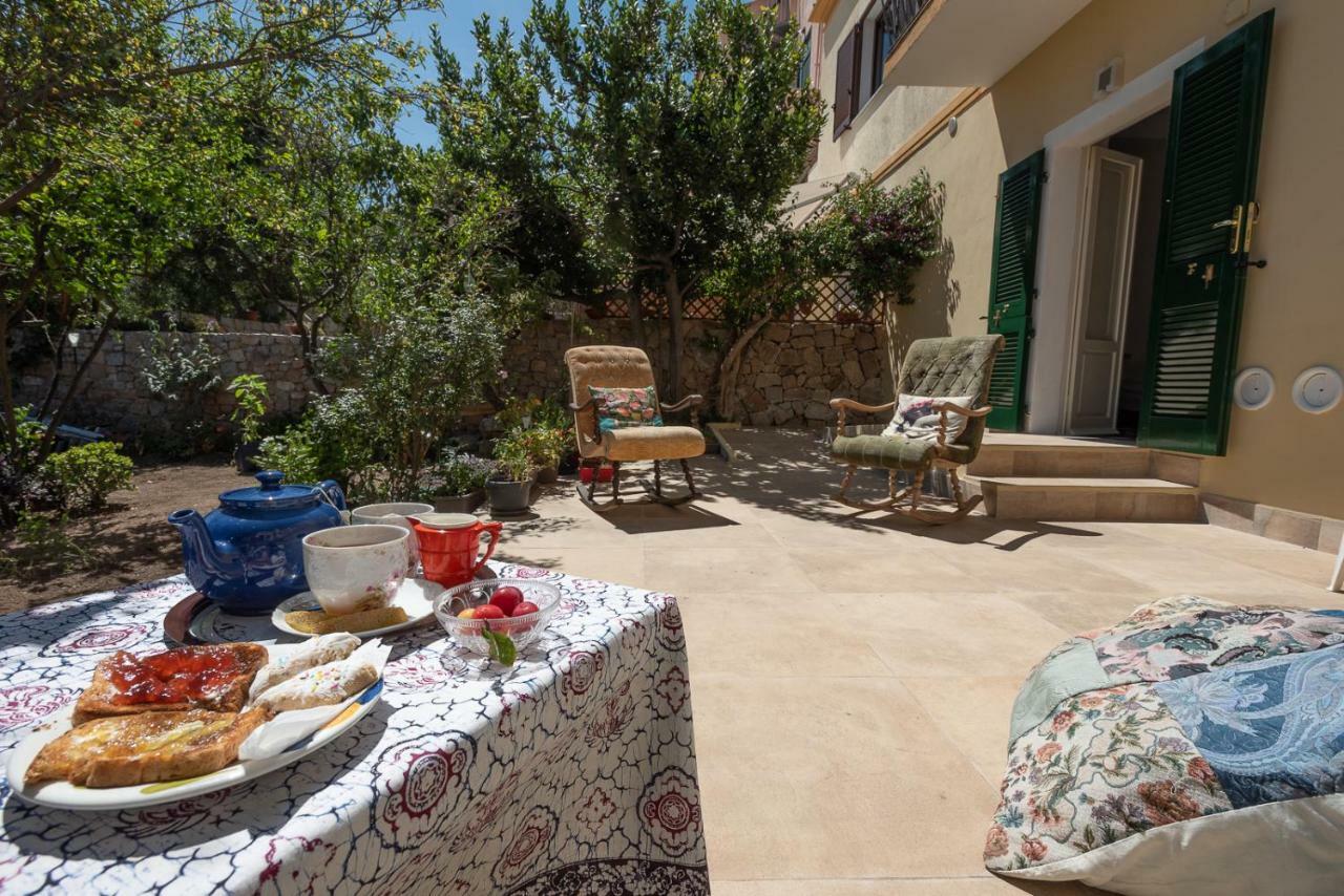 Il Giardino Di Tatiana Rooms & Breakfast La Maddalena  Dış mekan fotoğraf